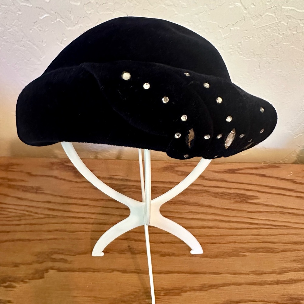 Vintage velvet feel navy hat with rhinestones